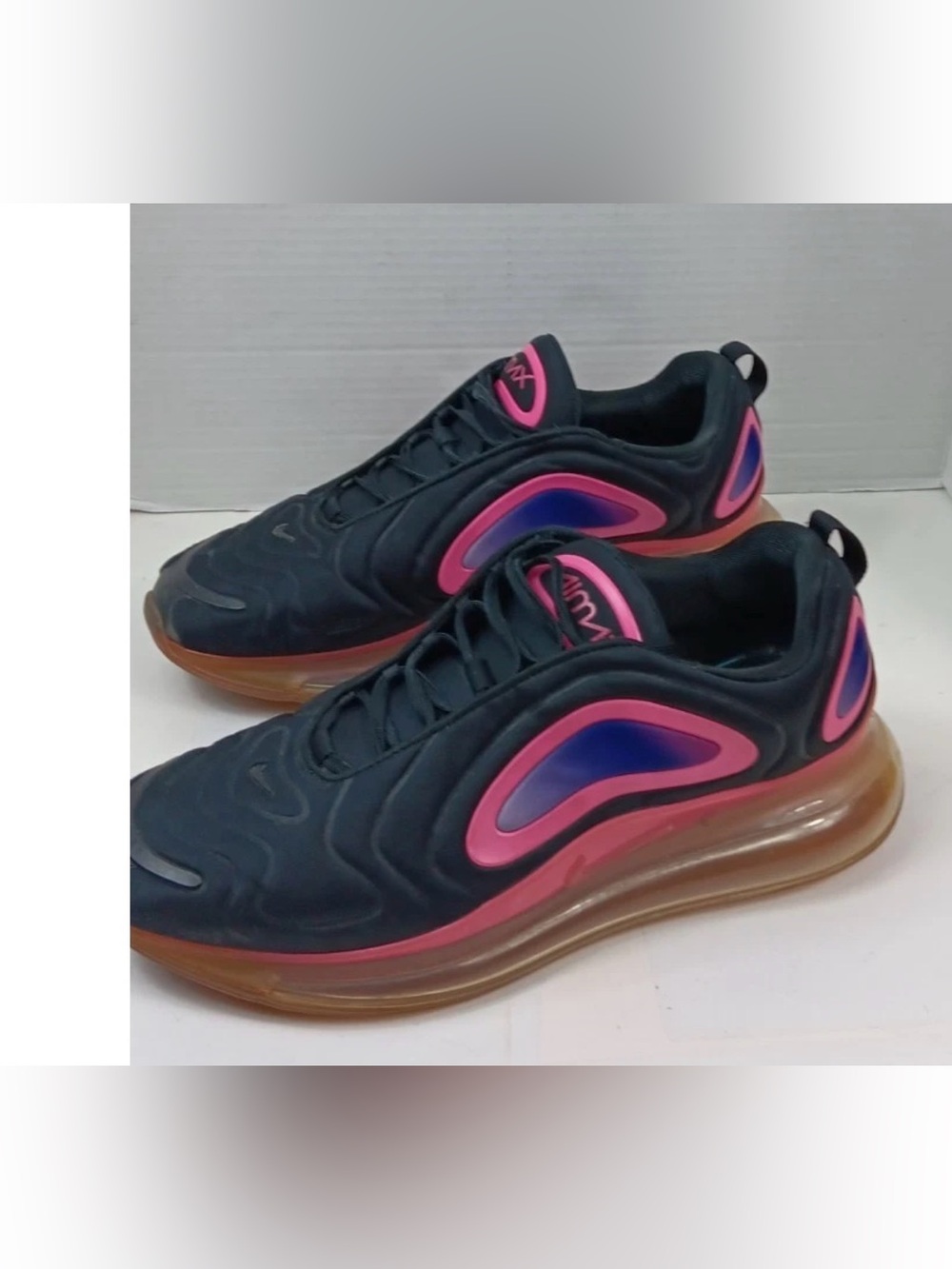 Nike Air Max 720 Black Pink Sunrise Mens Size 12 Running Shoes AO2924-005